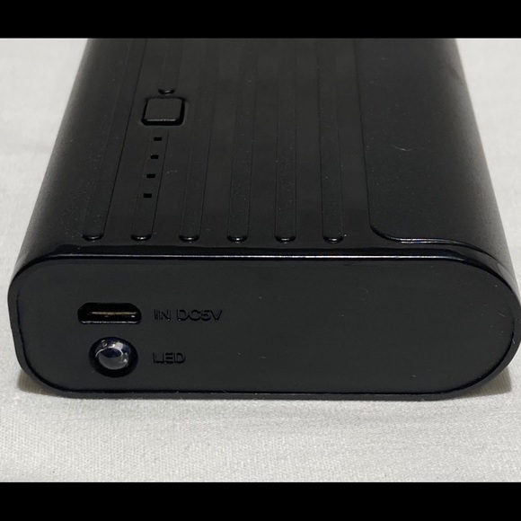 Vivitar Powerbank/Portable Charger 10000 mAh VPB-10001 - Picture 4 of 9